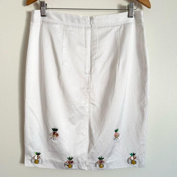 Banana Republic Satiny White Rhinestone Pineapple Embellishment Pencil Skirt - Picture 7 of 8